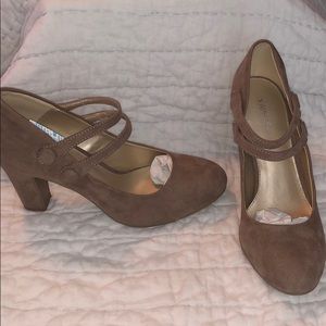Taupe pumps